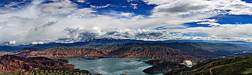 CDPR展示《赛博朋克2077：终极版》主题RTX4090 只送不卖